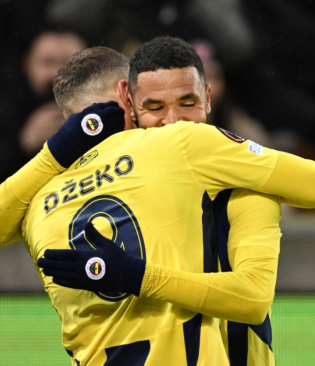 包含拉齐奥遭遇逆转，客场失利难以挽回的词条